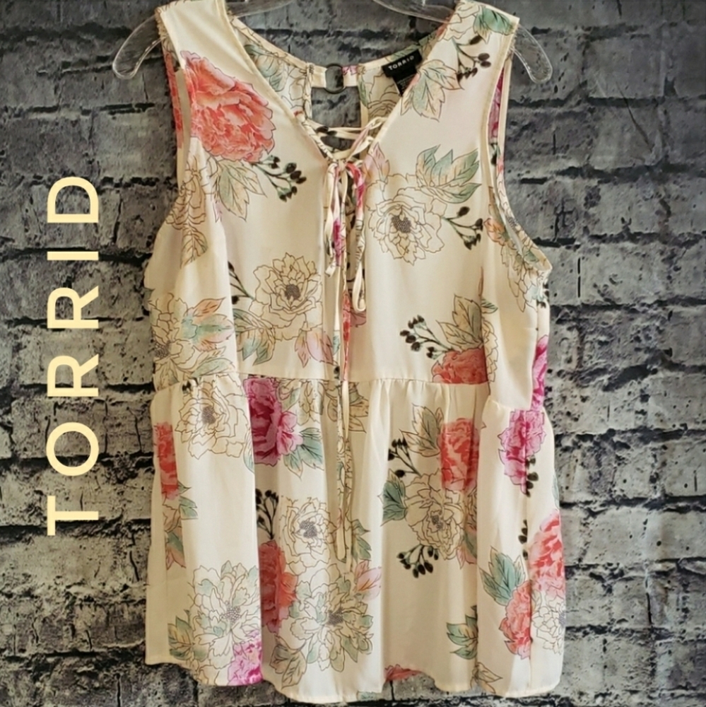EUC TORRID Baby Doll Cottagecore Fairy Floral cream keyhole back top Size 1X
